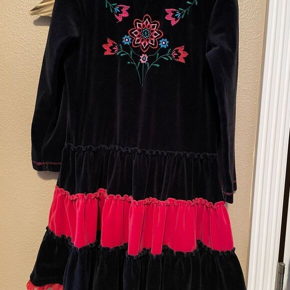 Hanna Andersson Girls Black and Red Velvet Embroidered Holiday Dress 6/7T - Picture 2 of 11